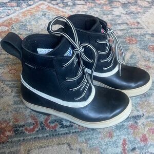 NEW XTRATUF Women’s 6” Legacy Lace Duck Boot Size 7 black NWT